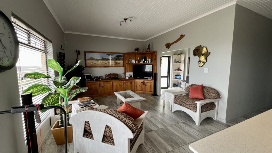 2 Bedroom Property for Sale in Hoogland Western Cape